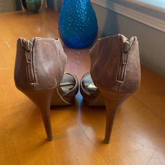 Fergie Brown platform open toe Heels - Picture 3 of 4